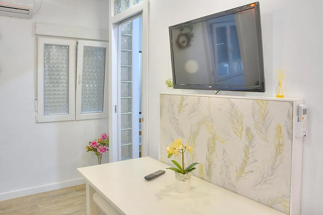Family Apartment In Triana Seville